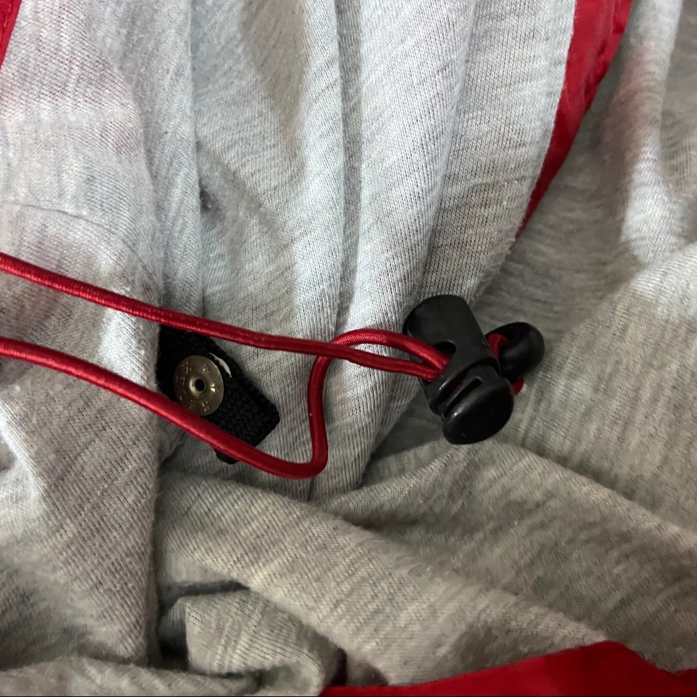 Girls red gap hooded windbreaker size L/XL - Picture 9 of 10